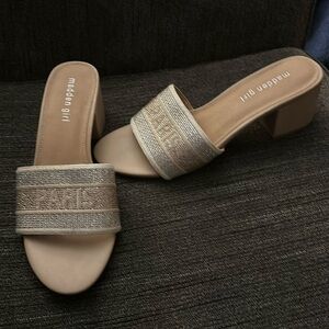 New Madden Girl Islandd Women’s Heeled Sandals.    9 1/2